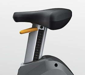 Вентилируемое сиденье ErgoForm™ с вертикальной регулировкой для максимально комфортной тренировки